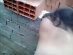 Giovane si masturba culo e cazzo