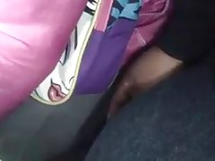 Uomo accese una ragazza a fare sesso per soldi
