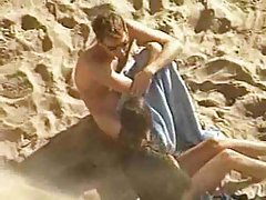 Le ragazze amano infilare in mano