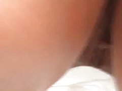 Orgia sotto la doccia con due ragazze brune