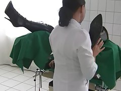 Bionda brama la bocca piena di sperma