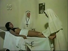 Bella bionda in lingerie rosa ama nel culo