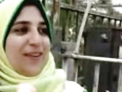 Nel culo sul divano ragazza