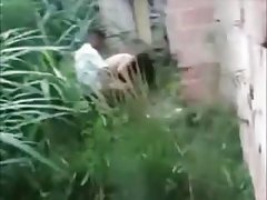 Tarzan tornato e fa sesso con la splendida ragazza