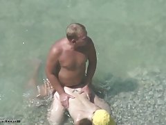 Orgia su un divano