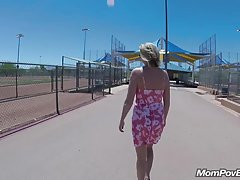 Ragazza ama dall'alto e solo in sesso anale