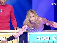 Sesso su una poltrona rossa con alicia alighatti