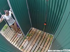 Asiatica moglie gode di un membro